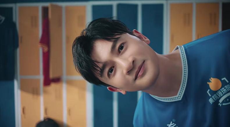 请苏有朋当苏超“劝架大使”,安慕希太会玩了!